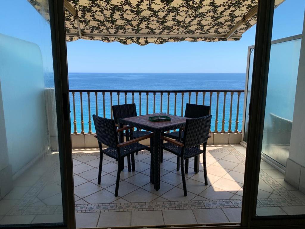 Appartement Front De Mer - Promenade Des Anglais นีซ ภายนอก รูปภาพ